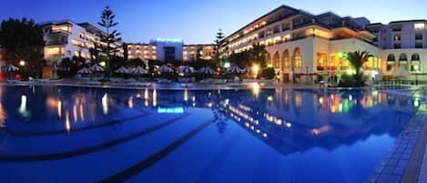 Indoor pool, outdoor pool