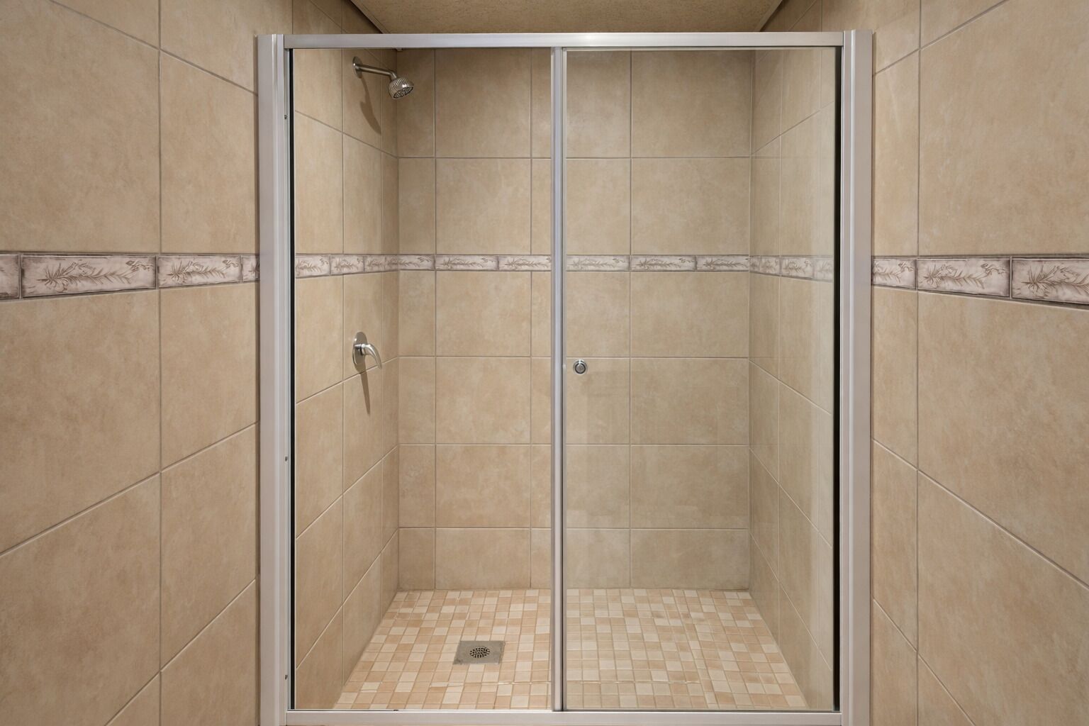 Ducha del cuarto de baño
