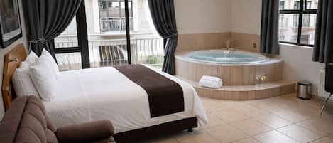 Deluxe Suite, 1 Queen Bed