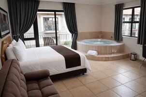 Premium bedding, Tempur-Pedic beds, in-room safe, desk