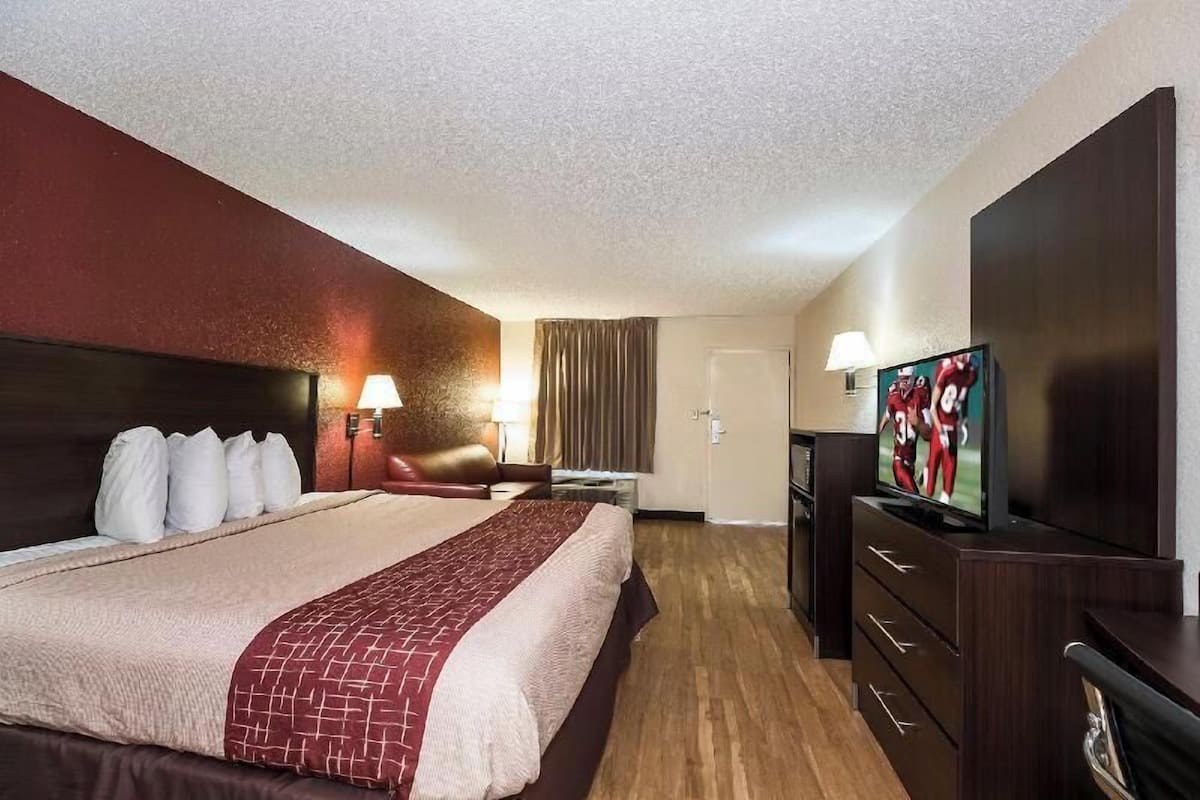 In-room safe, desk, blackout drapes, iron/ironing board