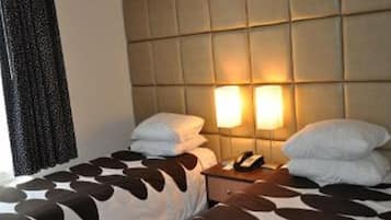 Ropa de cama hipoalergénica, escritorio y cortinas blackout