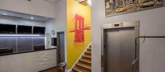 Super 8 by Wyndham Brooklyn / Park Slope Hotel