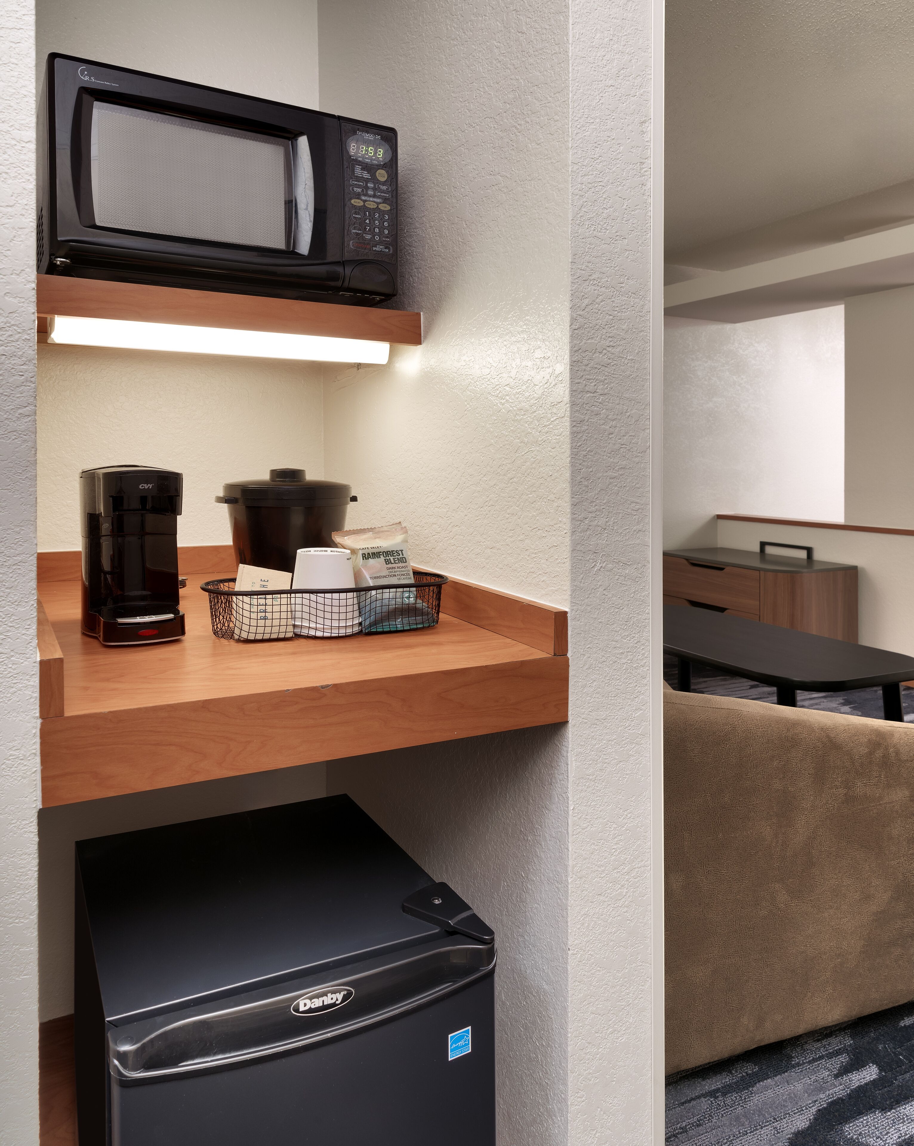 premium bedding, in-room safe, desk, laptop workspace