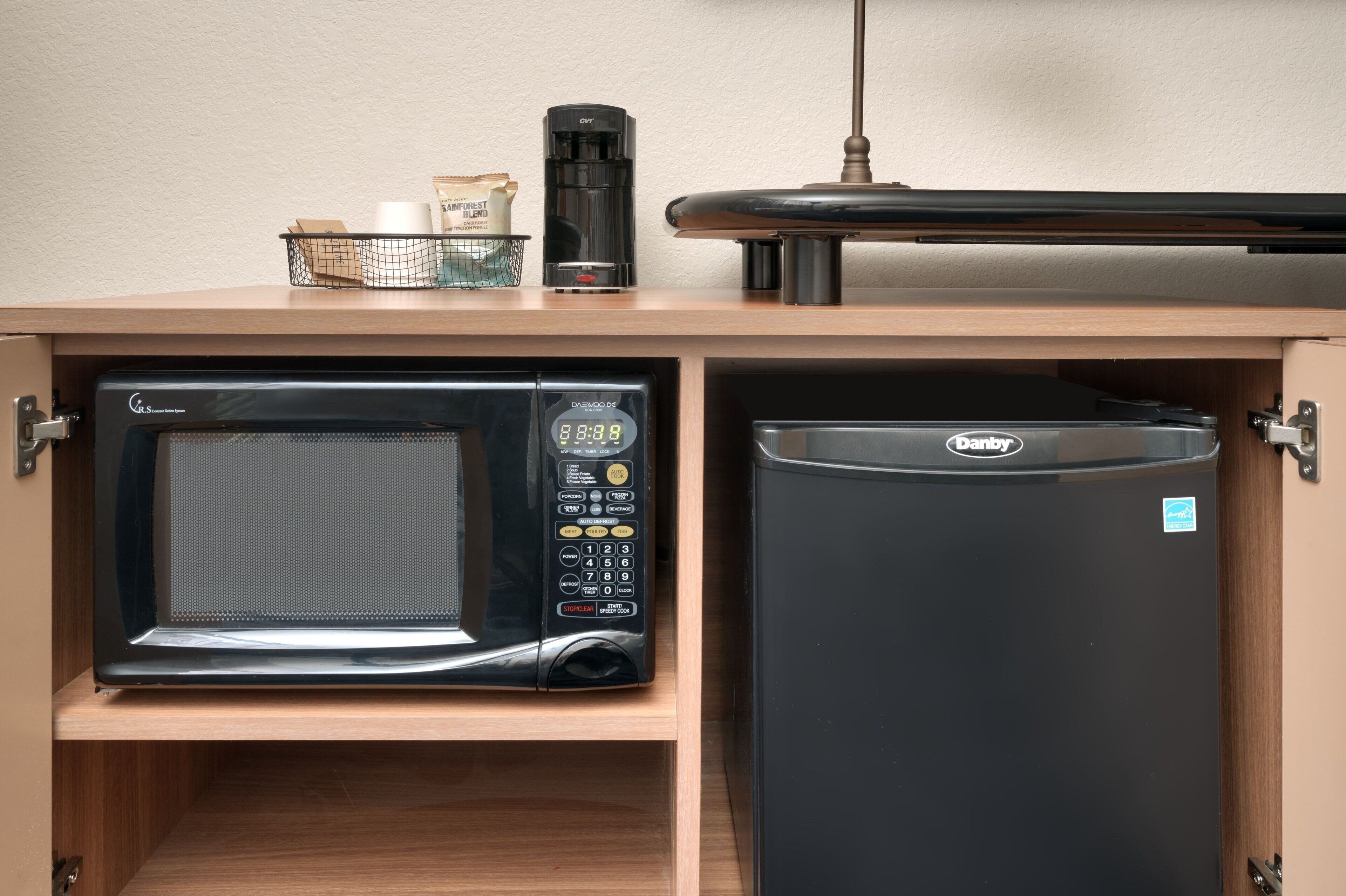 premium bedding, in-room safe, desk, laptop workspace