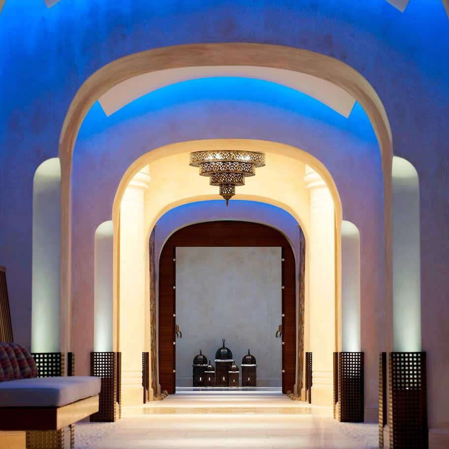 Couples treatment rooms, sauna, hot tub, steam room, body treatments