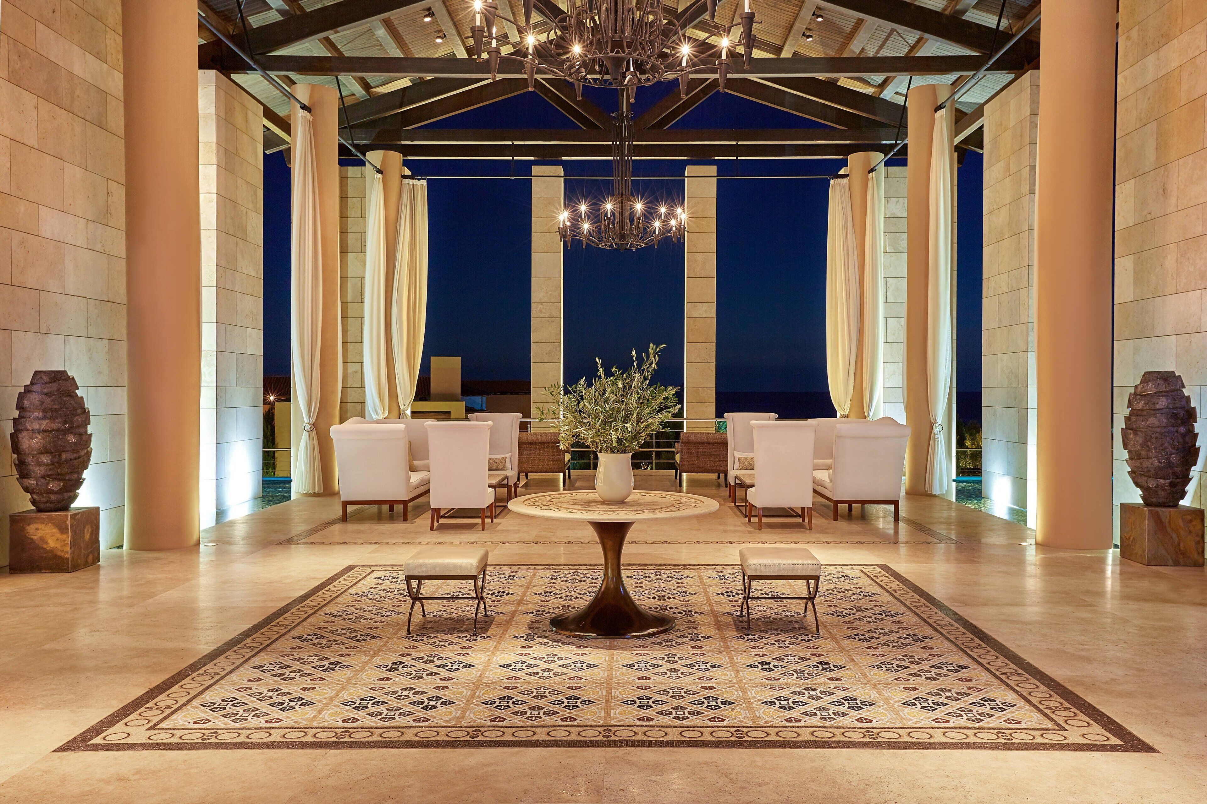 Lobby-lounge