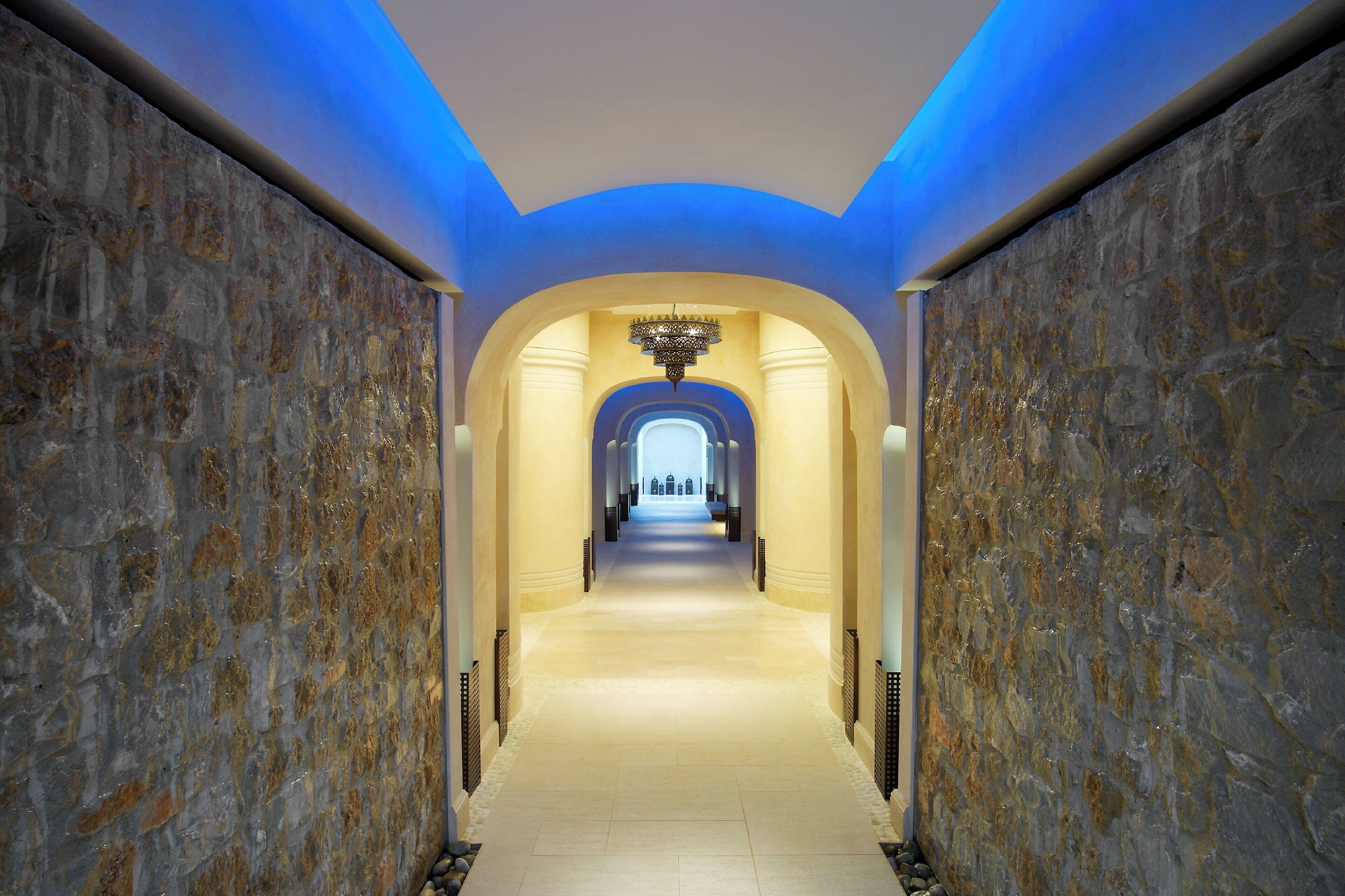 Couples treatment rooms, sauna, hot tub, steam room, body treatments