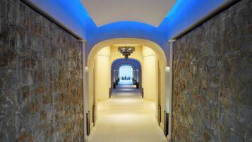 Couples treatment rooms, sauna, hot tub, steam room, body treatments