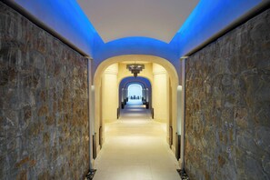 Couples treatment rooms, sauna, hot tub, steam room, body treatments - The Romanos, a Luxury Collection Resort, Costa Navarino (Trifylia)