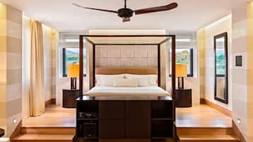 Minibar, Zimmersafe, Schreibtisch, Verdunkelungsvorhänge