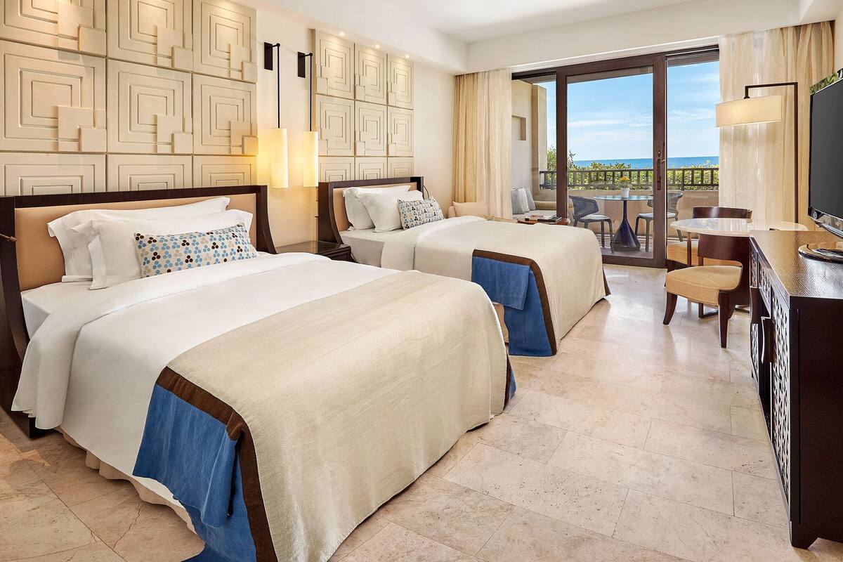 premium room, 2 single beds, non smoking, sea view (balcony) | minibar, in-room safe, desk, blackout curtains