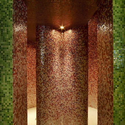 Couples treatment rooms, sauna, hot tub, steam room, body treatments