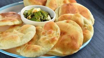 الطعام والشراب