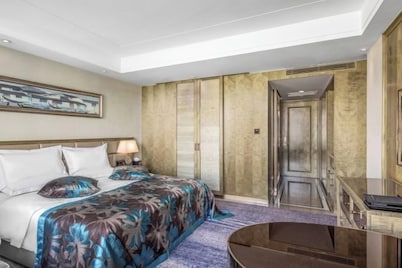 Enraton International Hotel