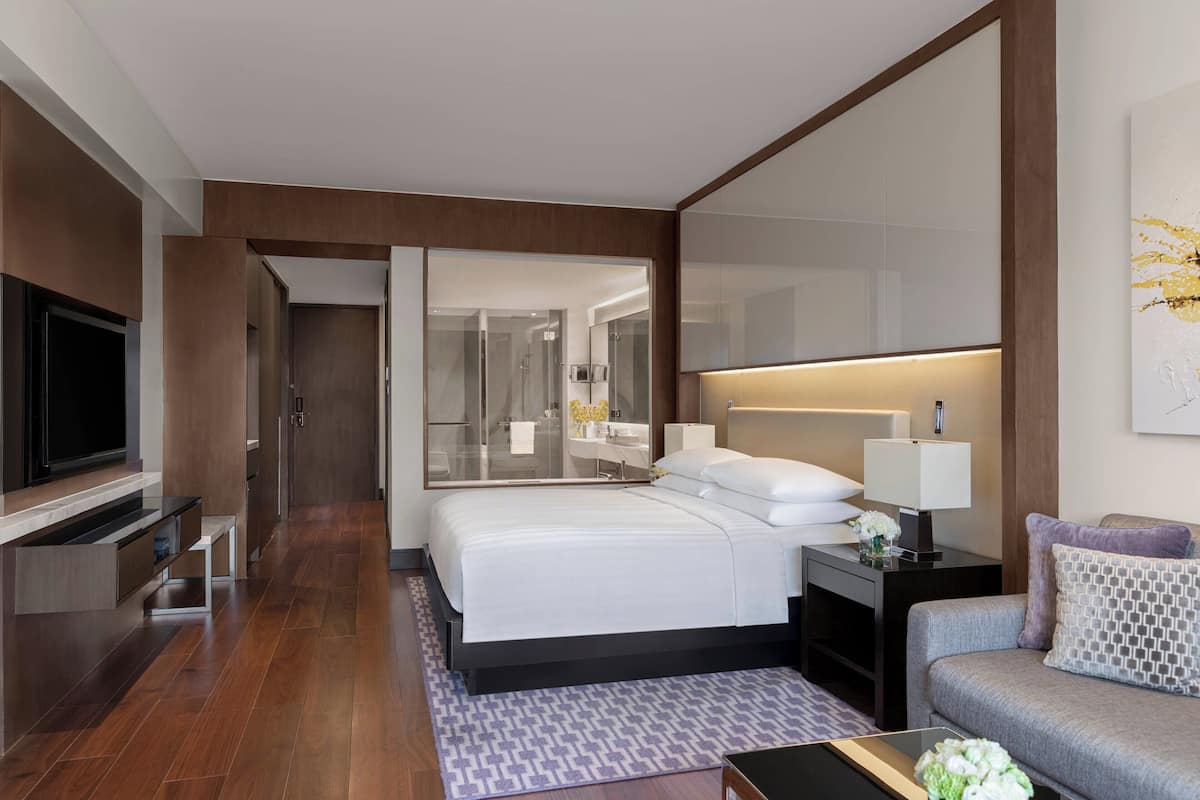 1 bedroom, premium bedding, minibar, in-room safe