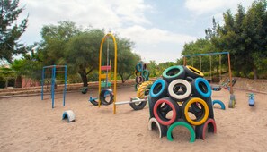Children’s play area – outdoor