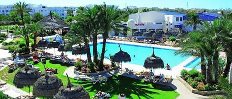 Indoor pool, outdoor pool