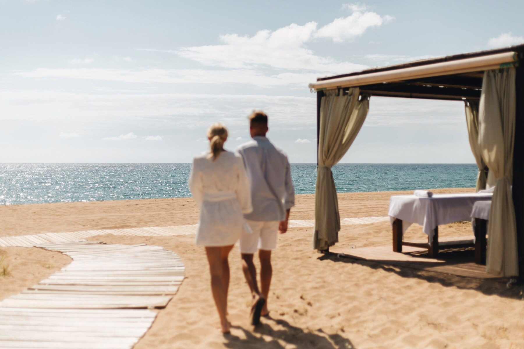 Couples treatment rooms, sauna, hot tub, steam room, body treatments