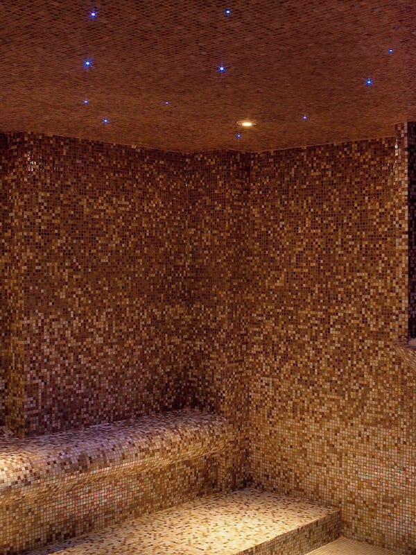 Couples treatment rooms, sauna, hot tub, steam room, body treatments