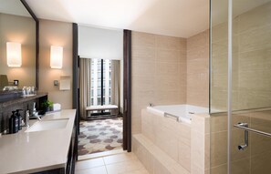 Luxury-Suite, 1 King-Bett (Spa Suite) | Minibar, Zimmersafe, individuell dekoriert, individuell eingerichtet