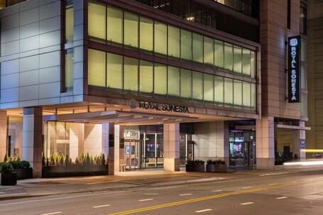 The Royal Sonesta Chicago River North - Image 14
