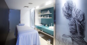 Sauna, Dampfbad, Körperbehandlungen, Warmsteinmassagen