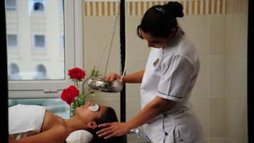 Espace de soins pour les couples, sauna, bain à remous, hammam