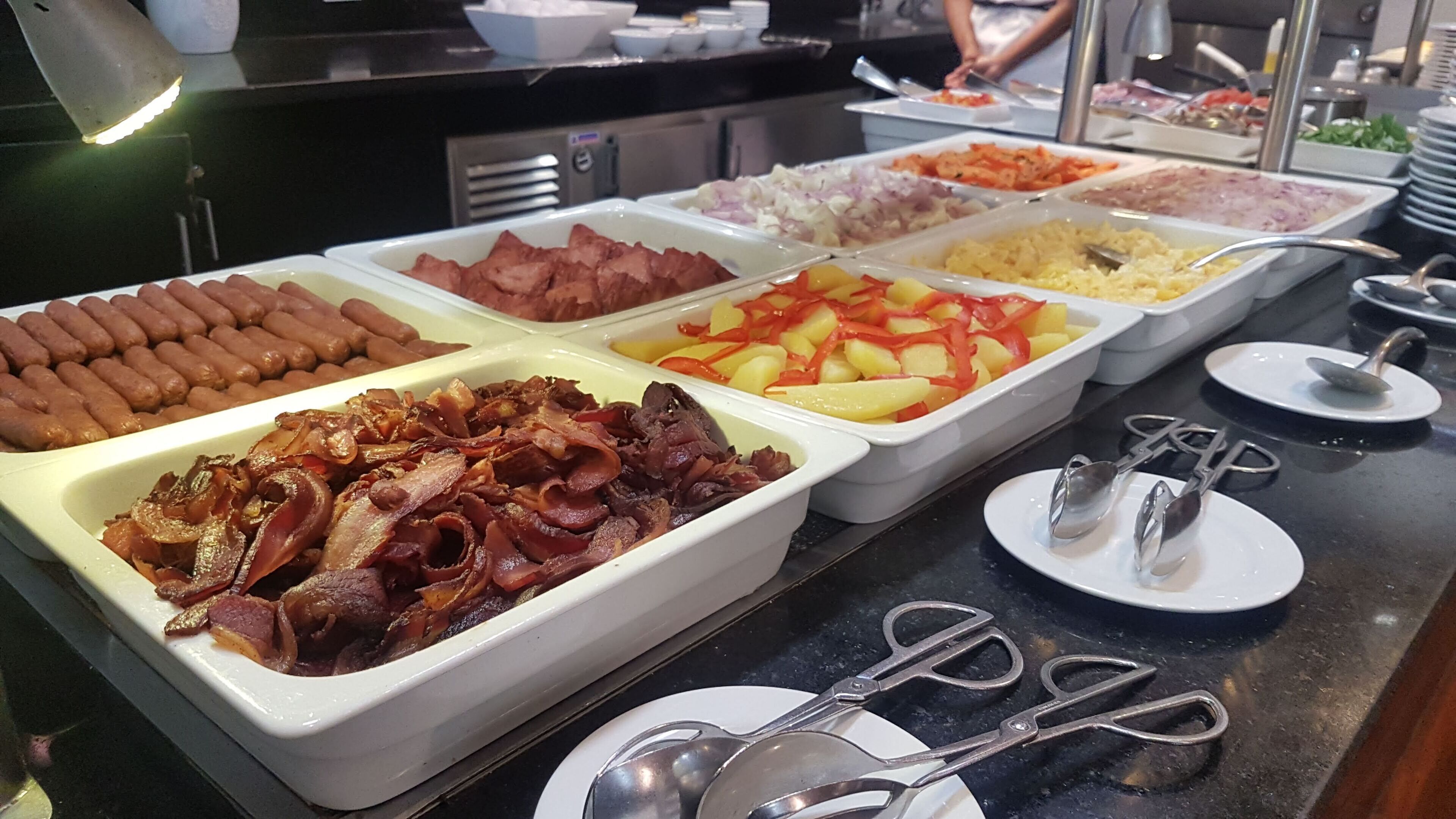 Daily buffet breakfast for a fee