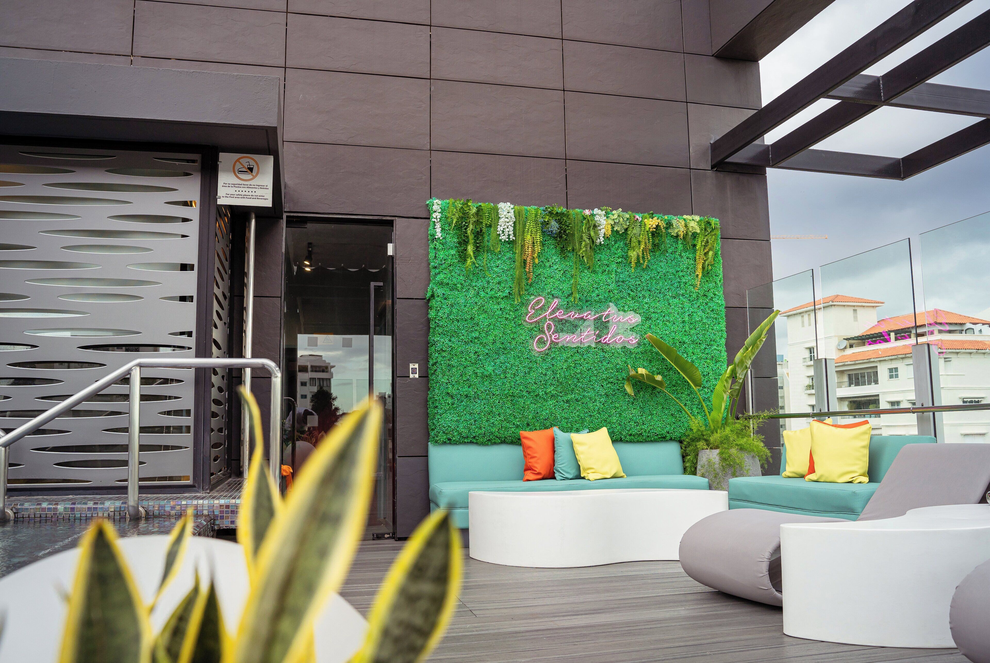 outdoor pool, open 8:00 am to 9 pm, pool umbrellas, pool loungers