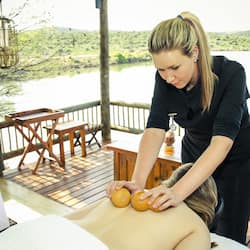 Couples treatment rooms, body treatments, aromatherapy