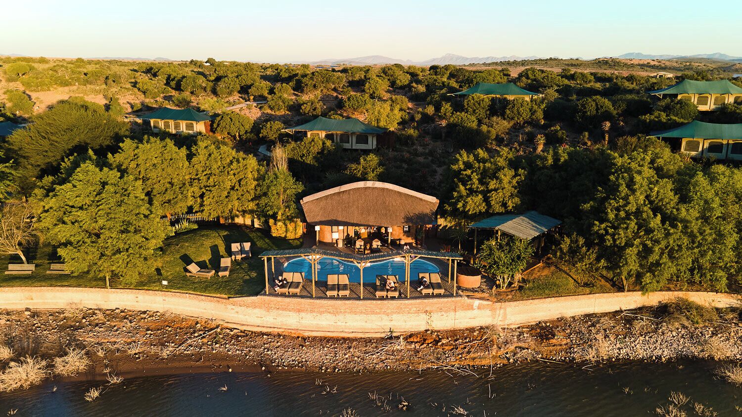 야외 수영장, 일광욕 의자