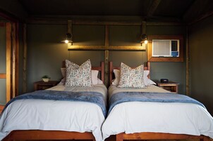 Ropa de cama de alta calidad y minibar 