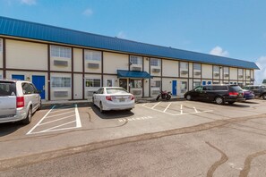 Exterior - Motel 6 Rossford, OH (Rossford)