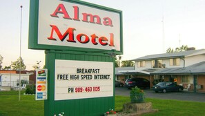 Exterior - Alma Motel Alma (Alma)