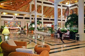 Lobby - Bahia Principe Grand Bavaro - All Inclusive (Punta Cana)