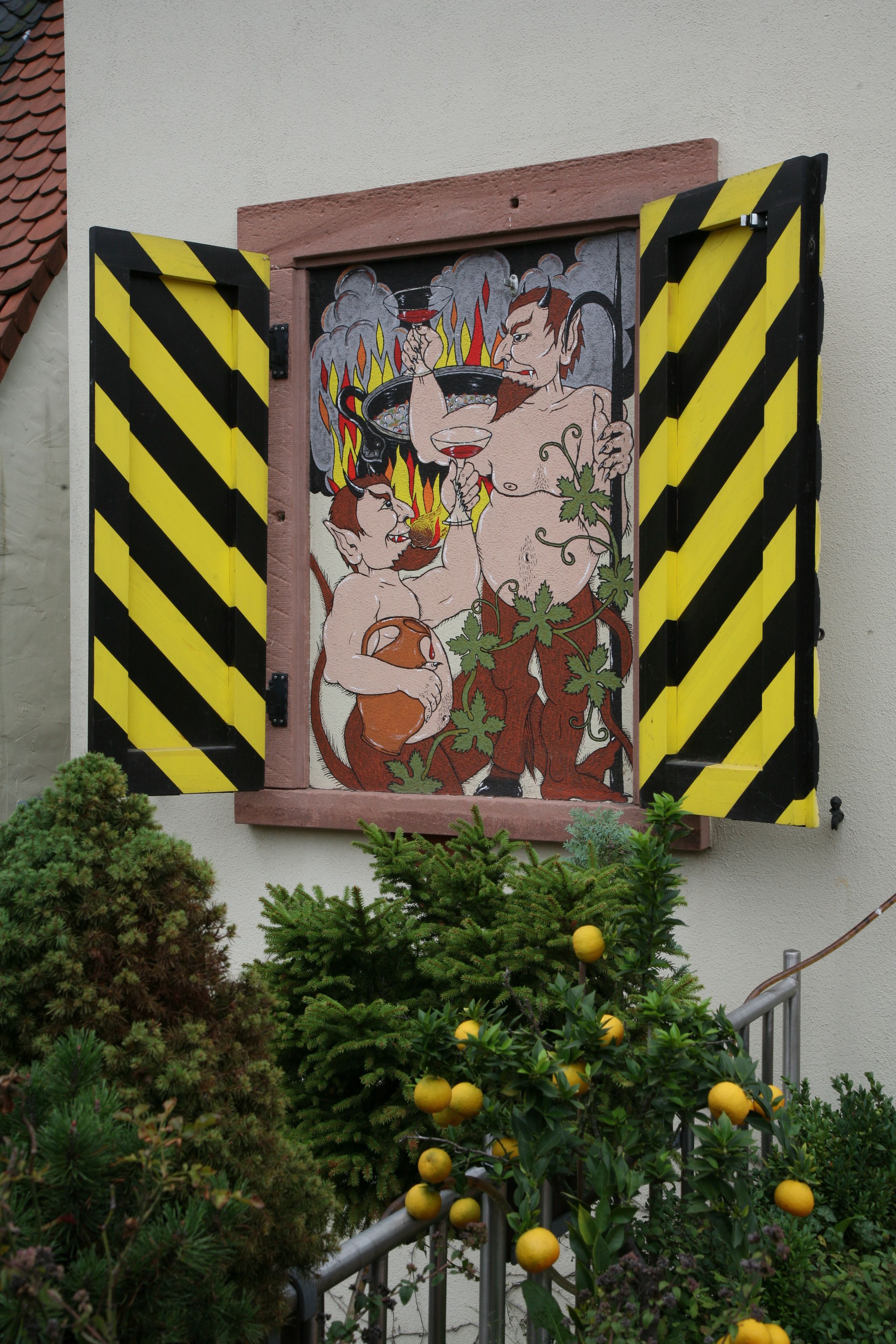 hypo-allergenic bedding, in-room safe, desk, laptop workspace