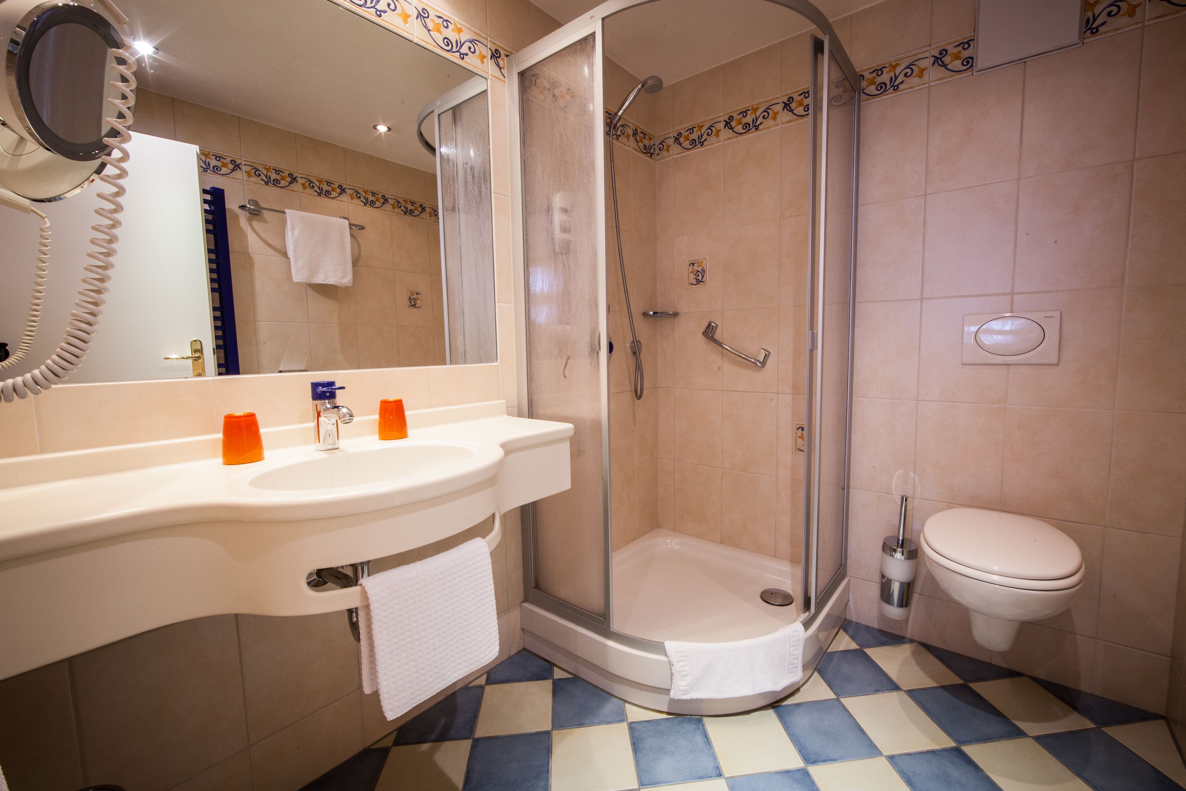 comfort twin room | bathroom | hair dryer, towels