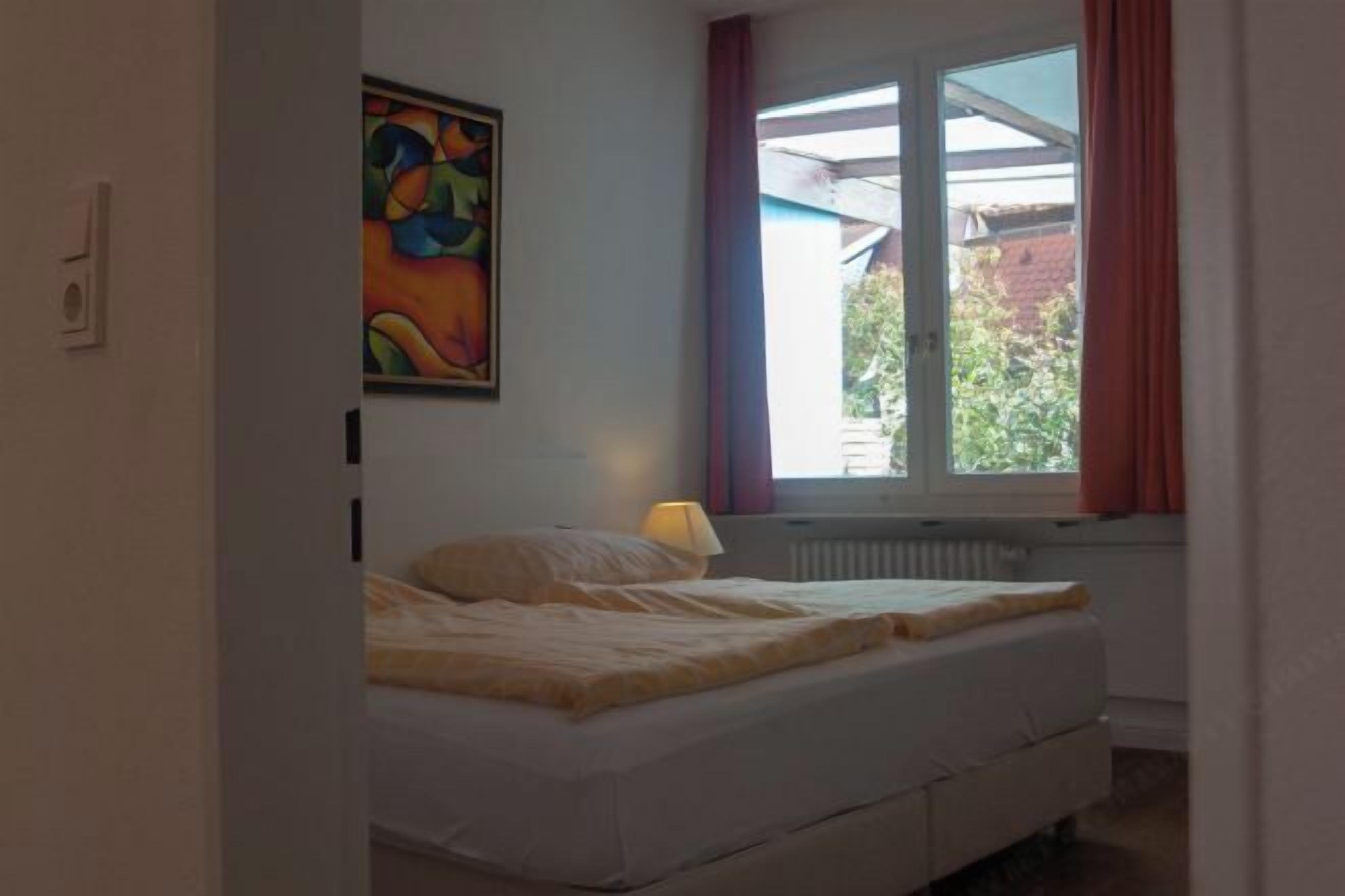 Hypo-allergenic bedding, in-room safe, desk, laptop workspace