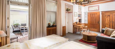 Comfort Double Room | Hypo-allergenic bedding, in-room safe, desk, laptop workspace