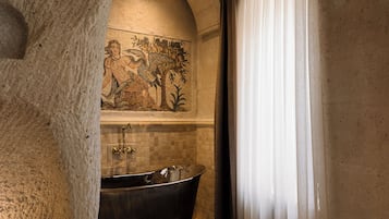 Suite | Kamar mandi | Shower, perlengkapan mandi gratis, pengering rambut, dan sandal