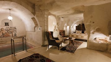 Suite with Private Pool | Premium bedding, minibar, in-room safe, individually decorated