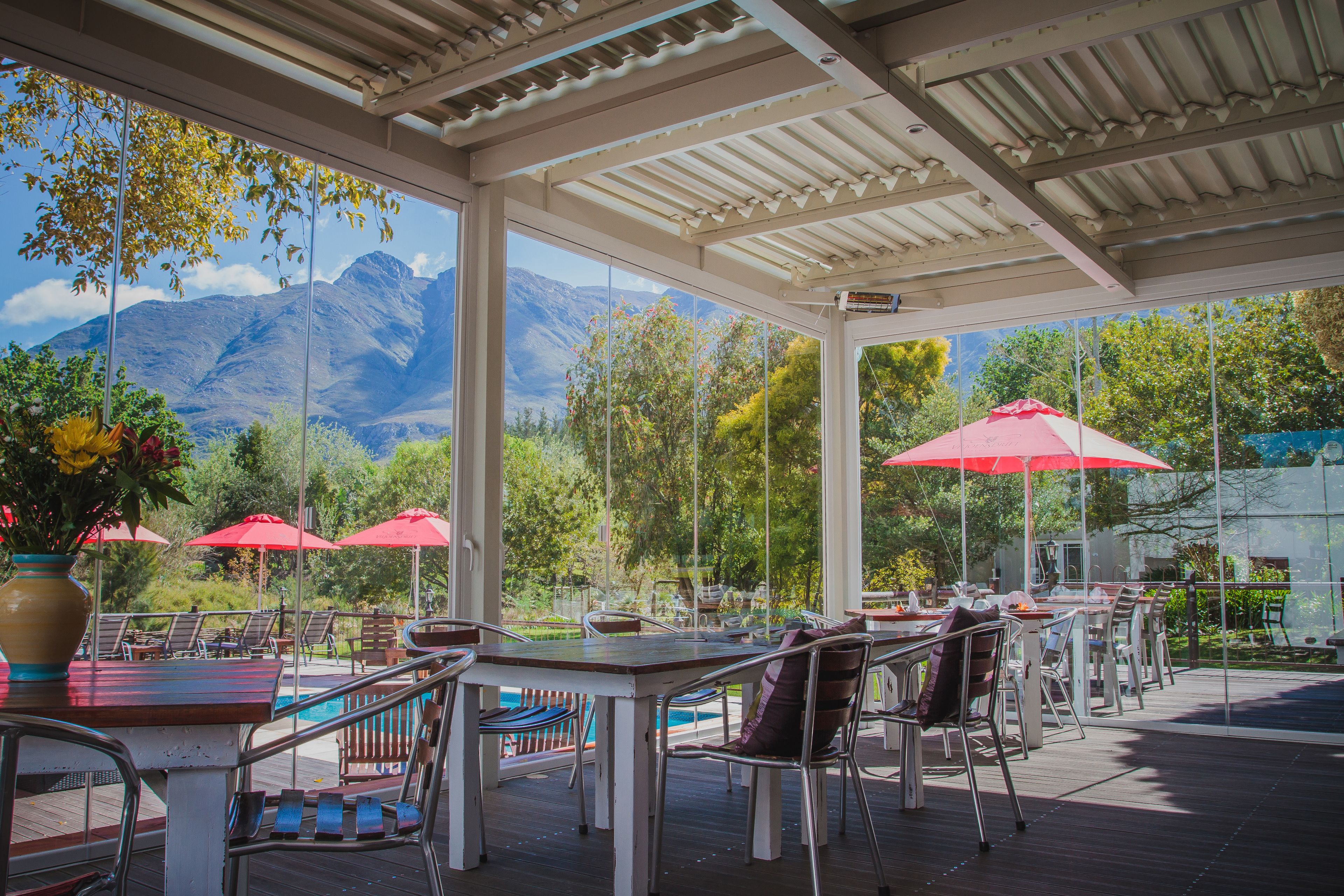 朝食 (イングリッシュ ブレックファスト 、無料)