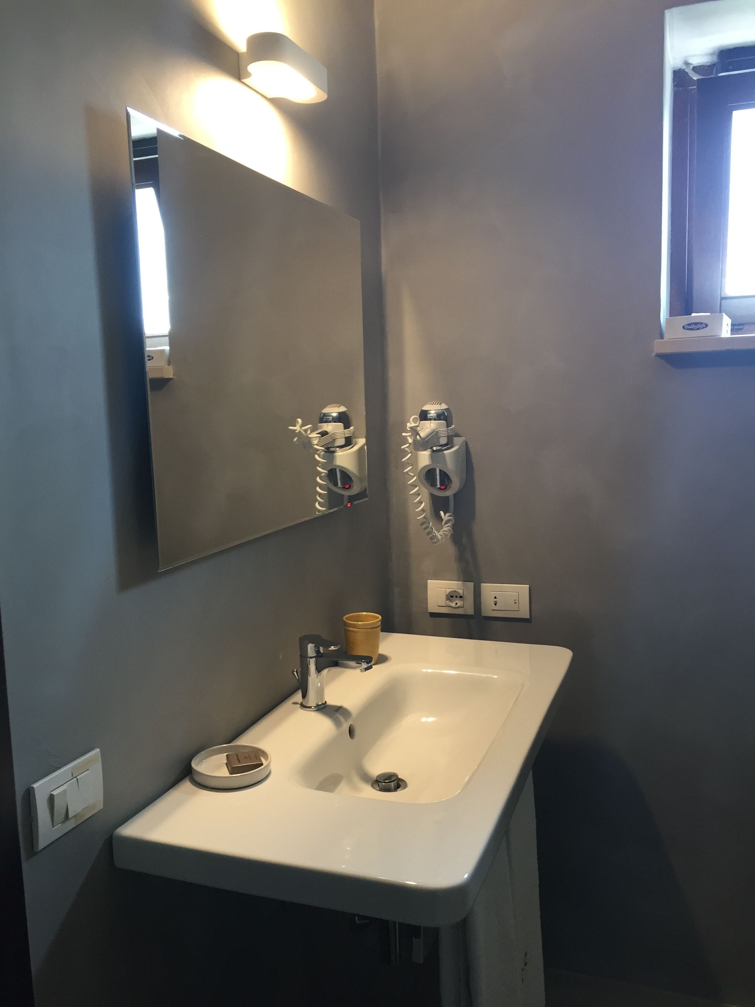 camera trullo dell'ulivo | bathroom | shower, free toiletries, hair dryer, slippers