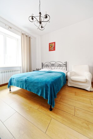 Individually decorated, iron/ironing board, free WiFi, bed sheets