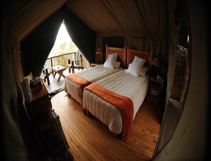 Bush Camp Safari Tent | 客房内保险箱、婴儿床、免费 WiFi