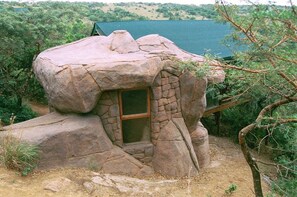 Bush Camp Safari Tent | 客房内保险箱、婴儿床、免费 WiFi
