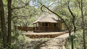 Deluxe-Chalet, 2 Schlafzimmer, Gartenblick | 2 Schlafzimmer, italienische Bettbezüge von Frette