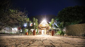 Ảnh chưa phân loại, 2 trong số 81 ảnh, nút
