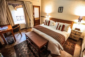 Luxury Double Suite (2) | 意大利 Frette 床单、高档床上用品、羽绒被、泰普尔床垫